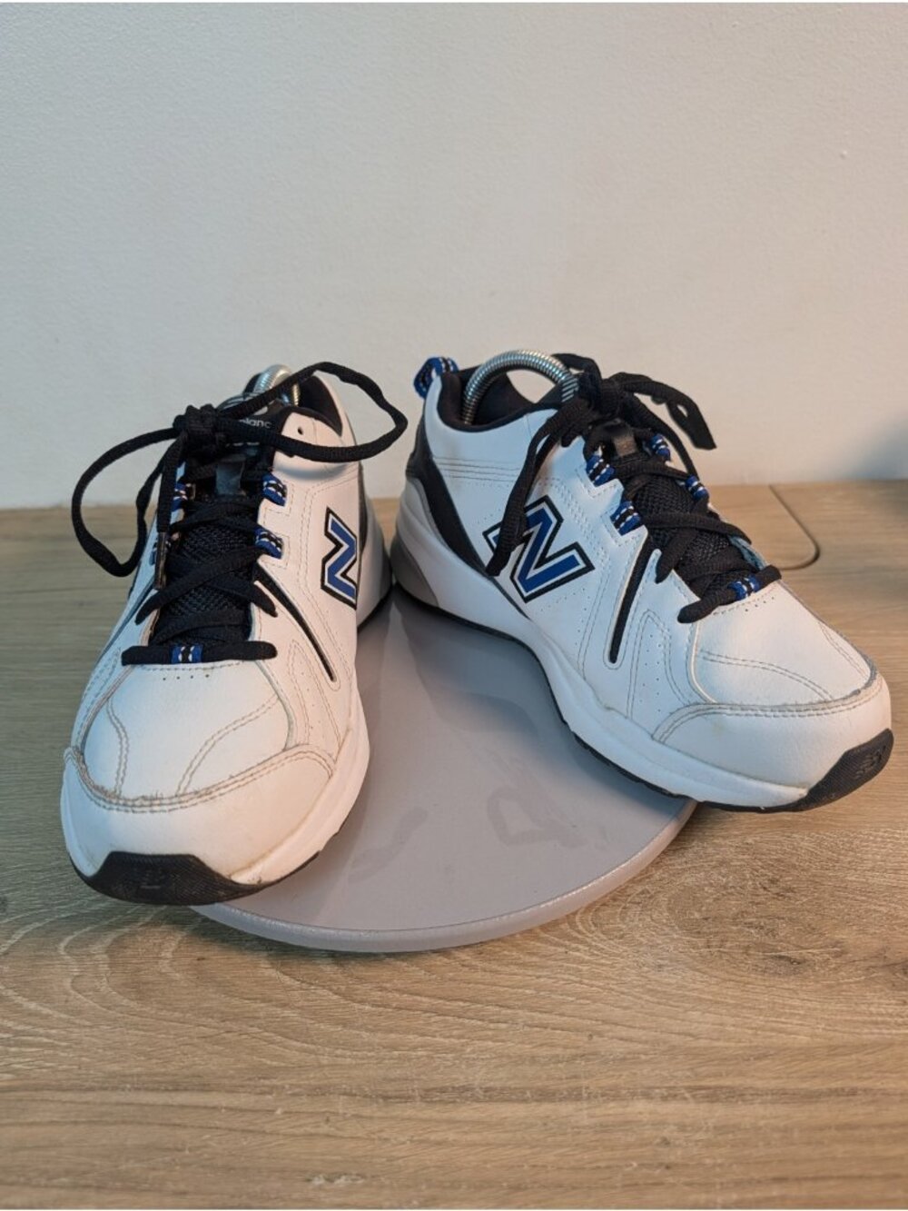 New Balance 608 v5 Shoes Mens 7 2E White Black ABZORB Cross Training MX608WR5